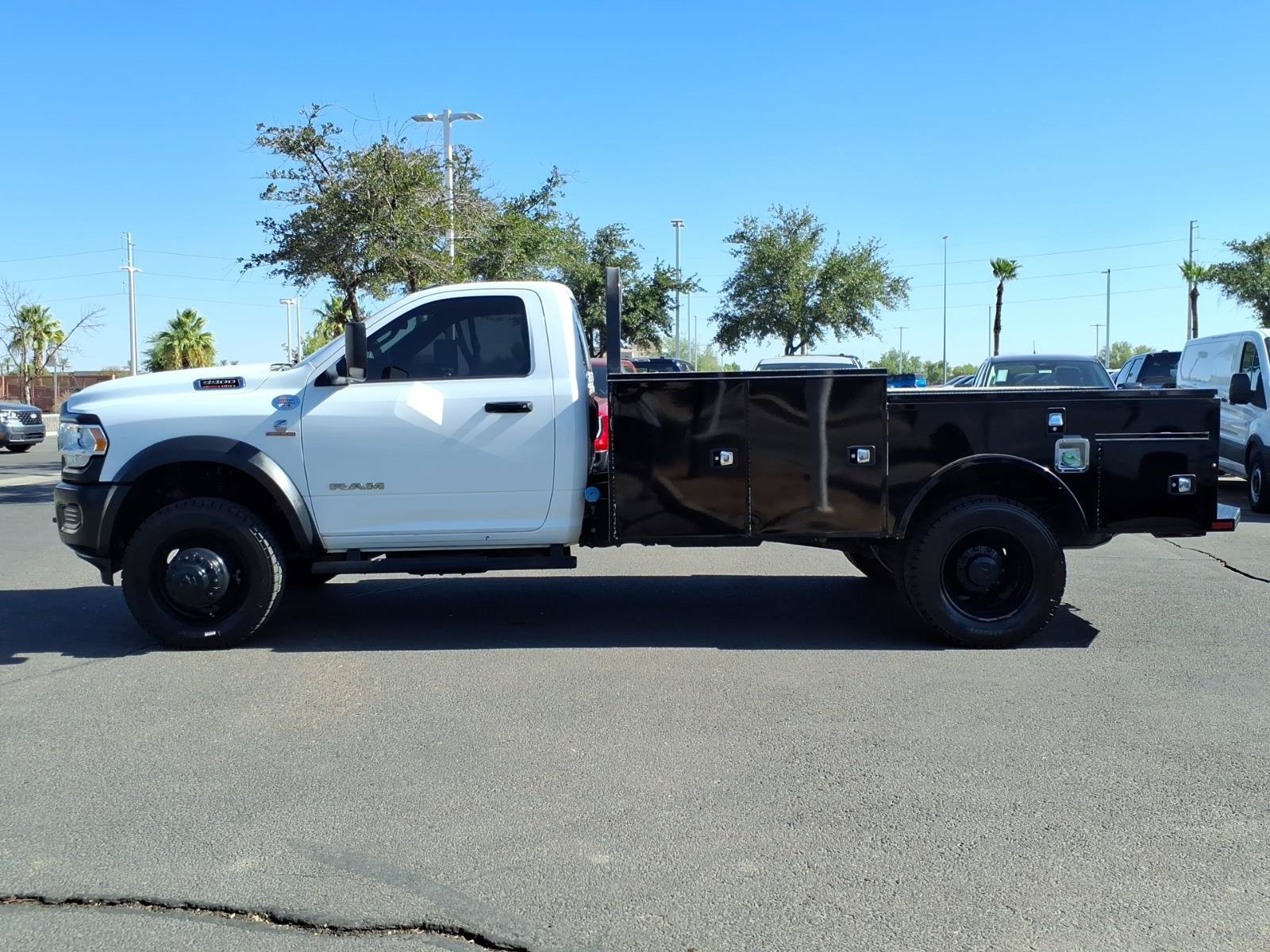 Used 2022 RAM 5500 Tradesman AWD/4WD image 2
