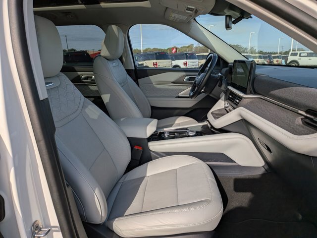Certified 2025 Ford Explorer Platinum w/ Ultimate Package AWD/4WD image 36