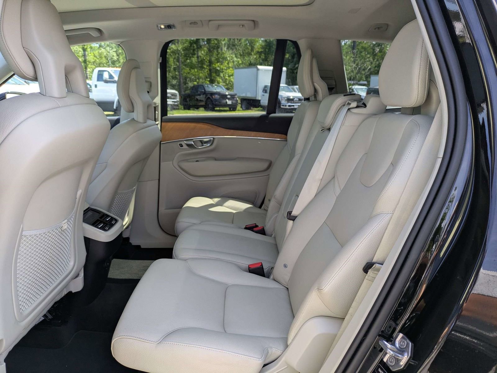Used 2021 Volvo XC90 T6 Momentum AWD/4WD image 8