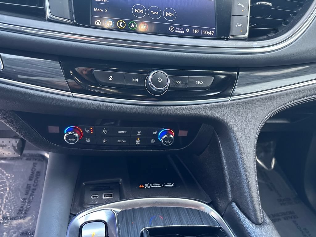 Used 2024 Buick Enclave Premium AWD/4WD image 19