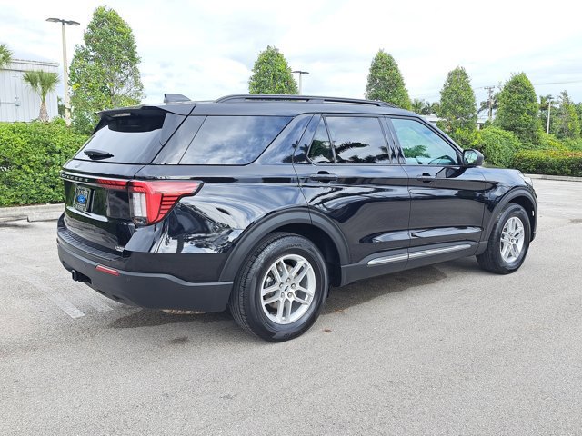 Certified 2025 Ford Explorer Active image 4