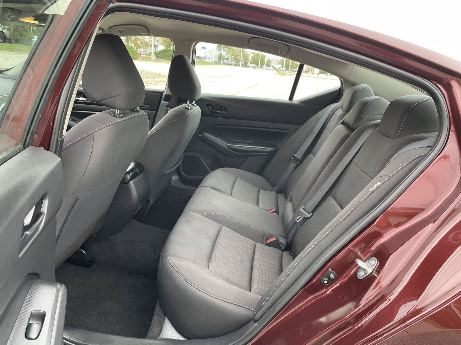 Used 2025 Nissan Altima 2.5 SV FWD image 17