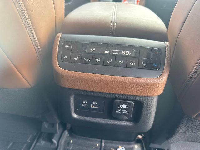 Used 2025 Nissan Pathfinder Platinum FWD image 36