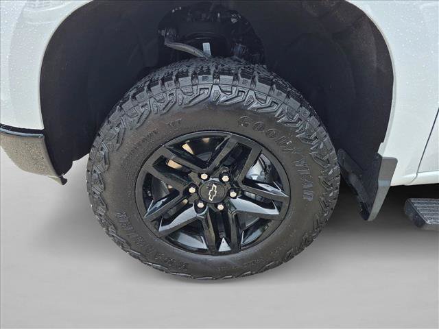Used 2025 Chevrolet Silverado 1500 Custom Trail Boss AWD/4WD image 21