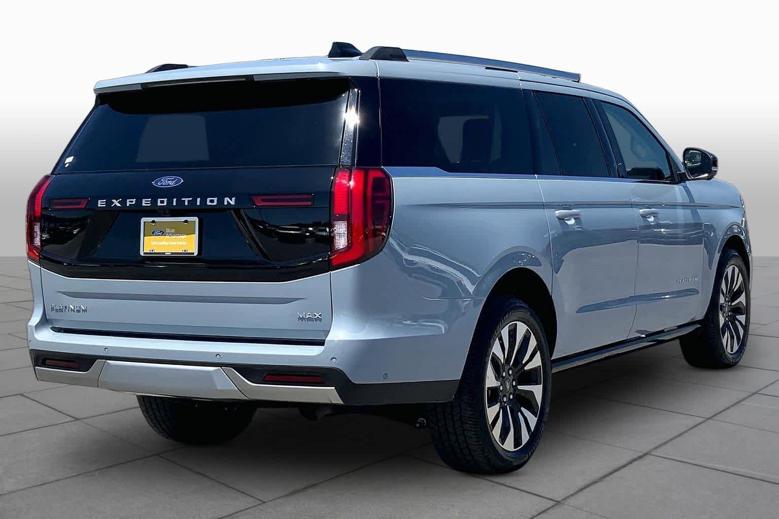 Certified 2025 Ford Expedition Max Platinum w/ Driver's Package AWD/4WD image 13