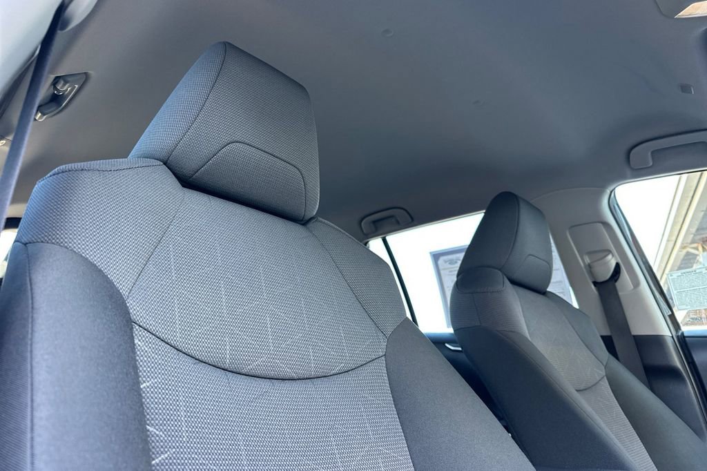 Used 2025 Toyota RAV4 XLE image 15
