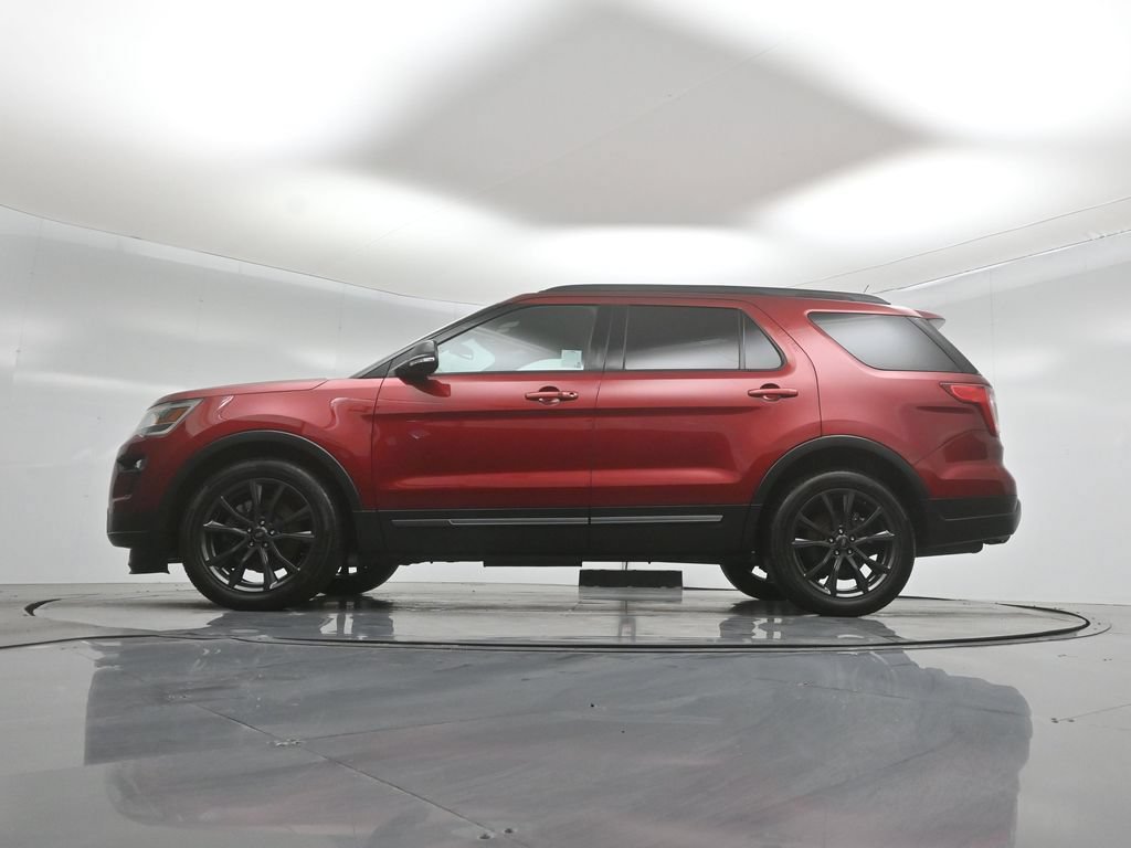 Certified 2019 Ford Explorer XLT w/ Equipment Group 202A FWD image 8