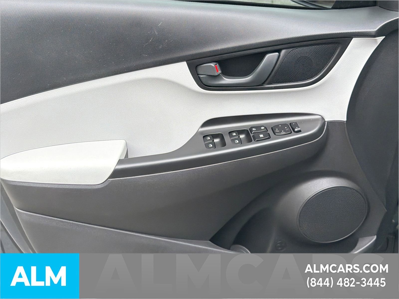 Used 2023 Hyundai Kona SE FWD image 11