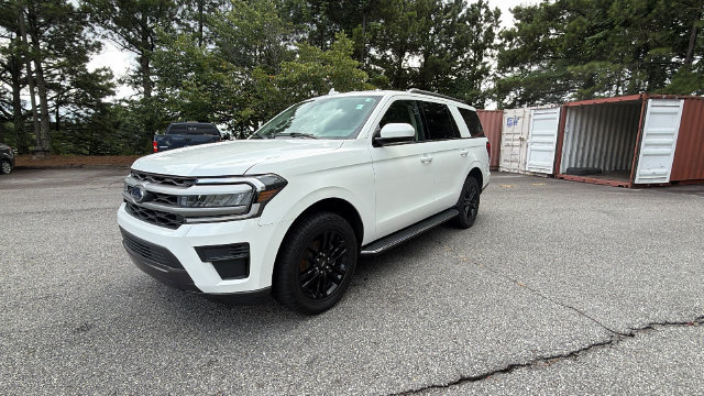 Certified 2023 Ford Expedition XLT RWD image 3