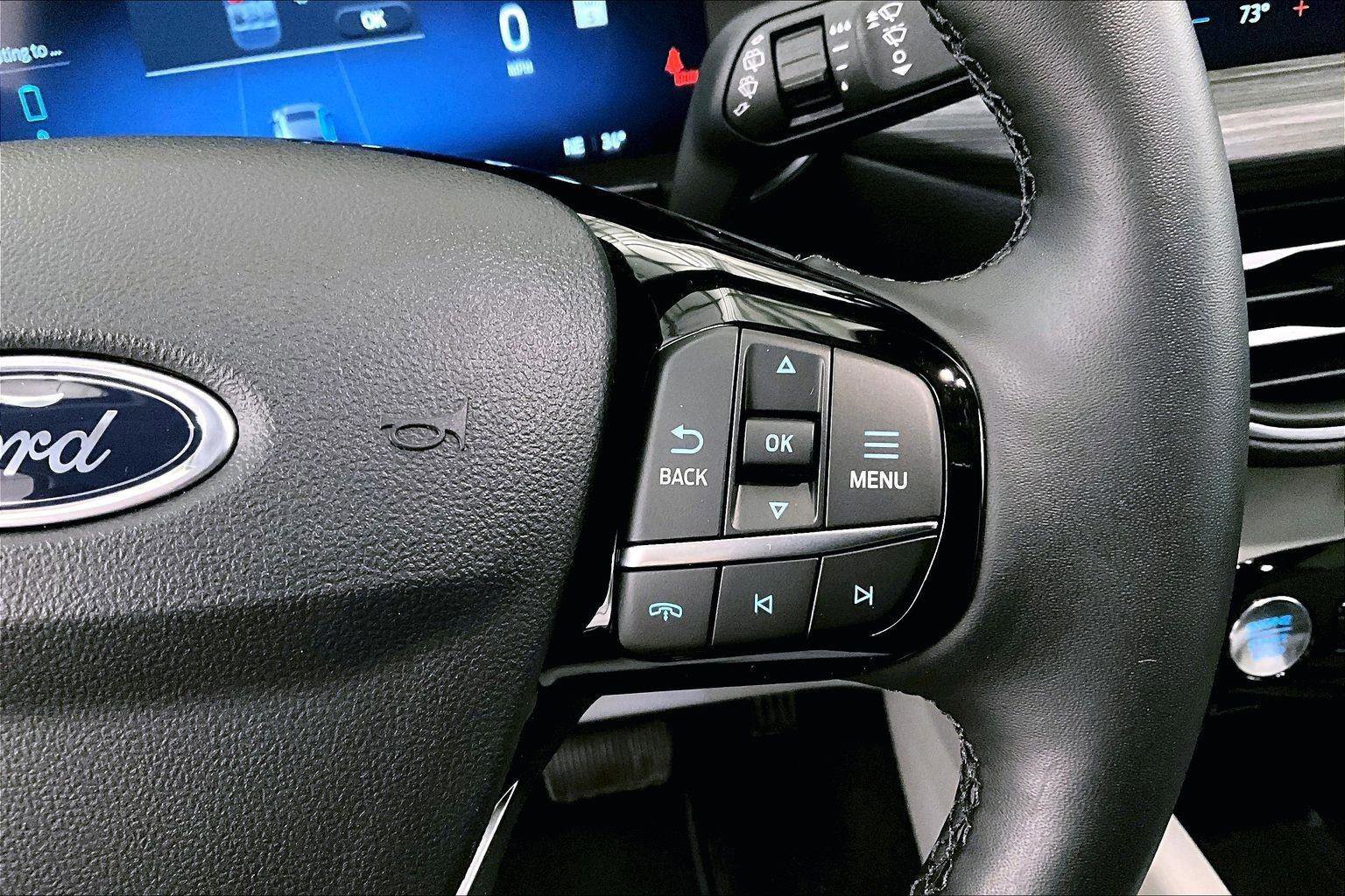 Certified 2025 Ford Escape SE w/ PHEV Premium Package image 18