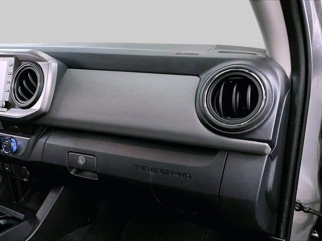 Used 2021 Toyota Tacoma SR5 AWD/4WD image 15