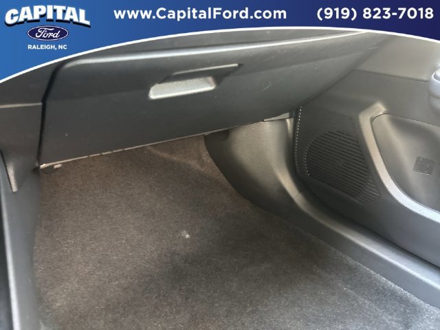 Used 2025 Toyota Prius LE FWD image 27