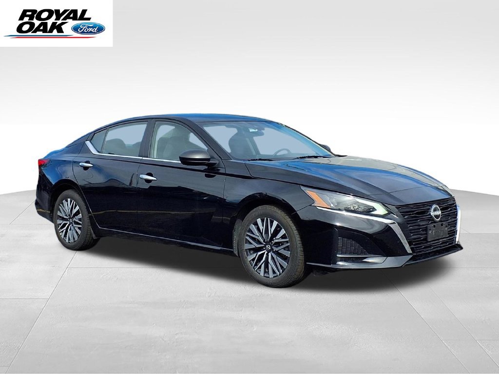 Used 2025 Nissan Altima 2.5 SV
