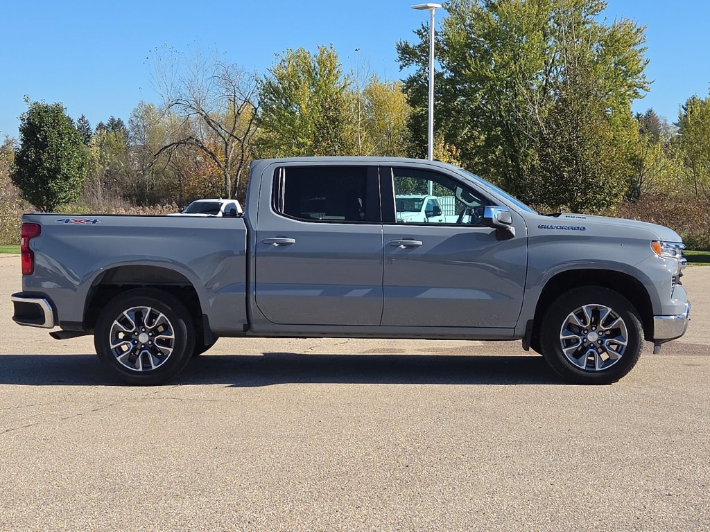 Used 2024 Chevrolet Silverado 1500 LT AWD/4WD image 2