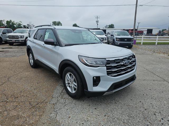 Certified 2026 Ford Explorer Active w/ Active Comfort Package RWD image 3