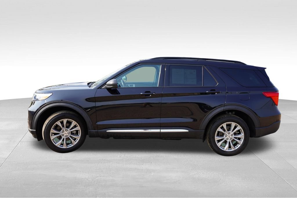 Certified 2024 Ford Explorer XLT w/ Equipment Group 202A AWD/4WD image 9