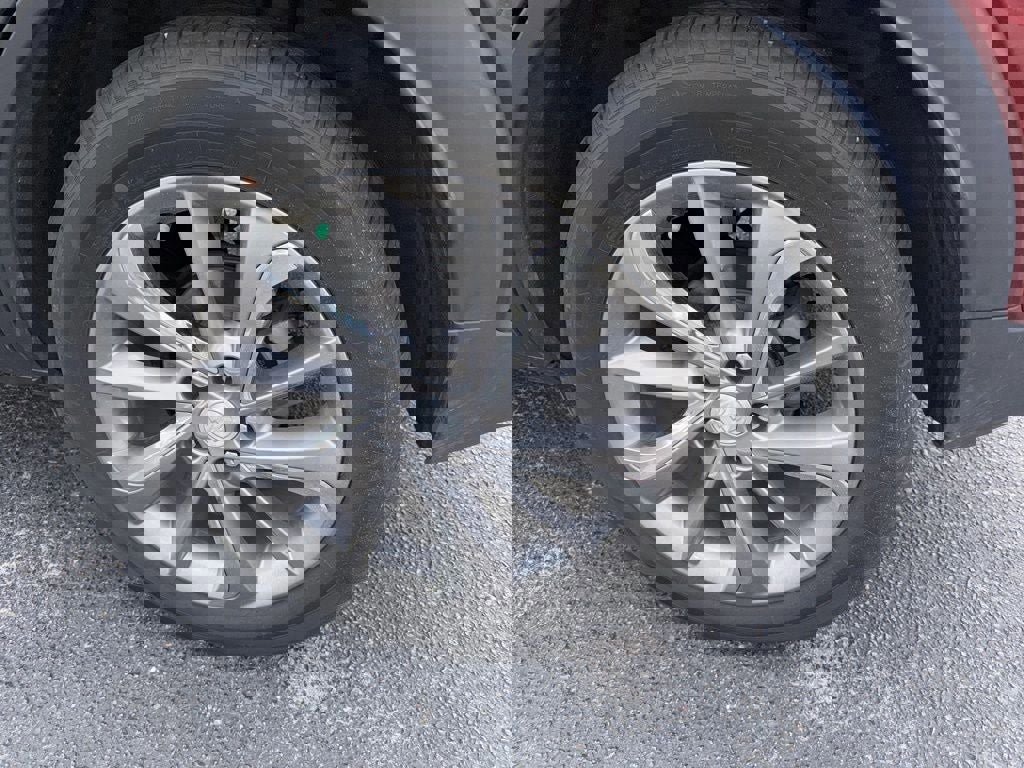 Used 2023 Buick Encore GX Essence w/ Experience Buick Package image 19