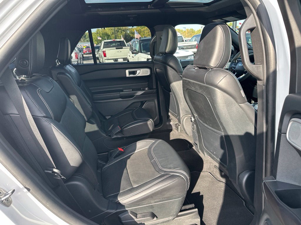 Certified 2020 Ford Explorer ST w/ ST Street Pack AWD/4WD image 9