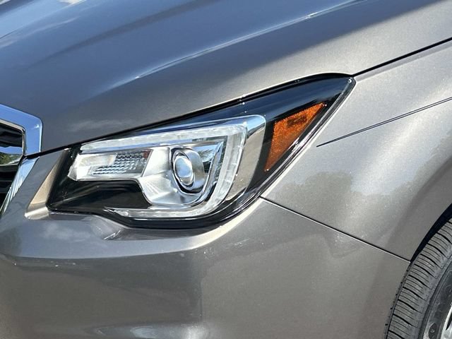 Used 2018 Subaru Forester 2.5i Touring AWD/4WD image 9