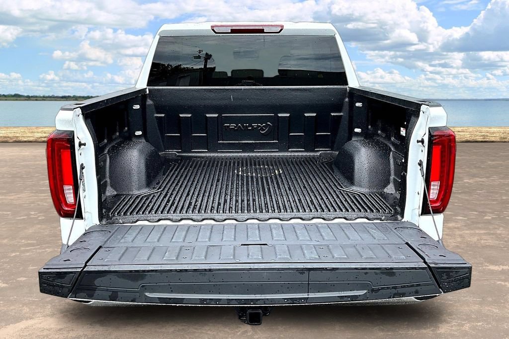 Used 2026 GMC Sierra 1500 SLT AWD/4WD image 9
