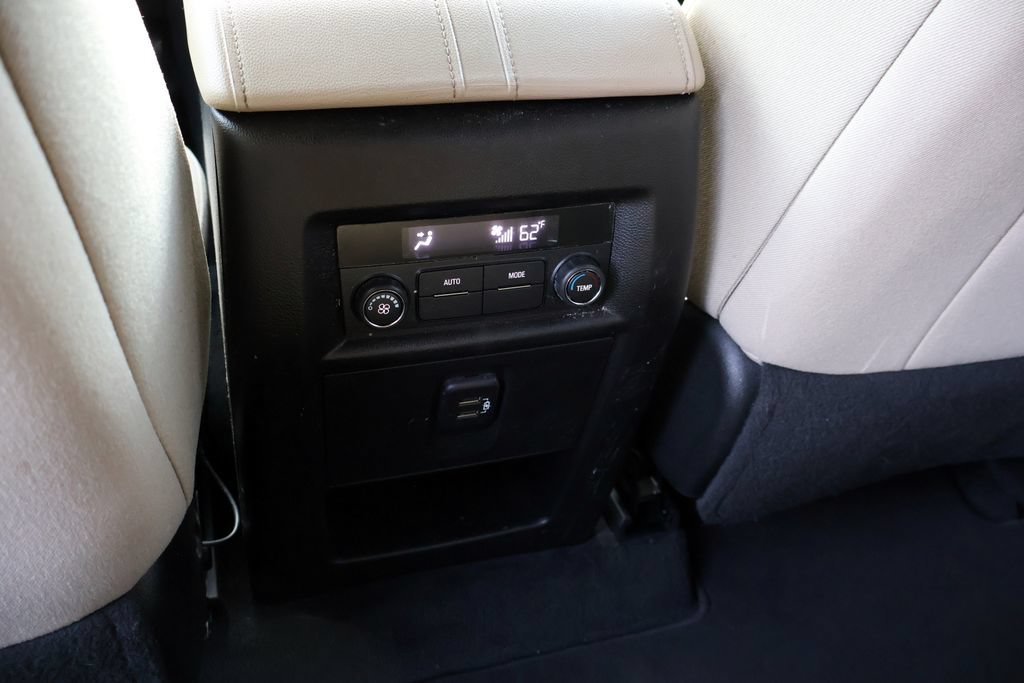 Used 2022 Chevrolet Traverse LS AWD/4WD image 27