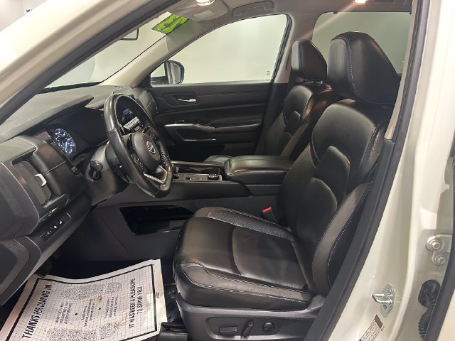 Used 2023 Nissan Pathfinder SL AWD/4WD image 6