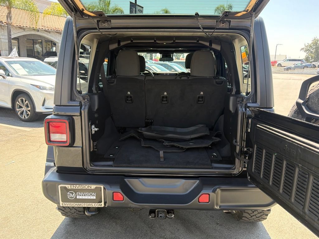 Used 2025 Jeep Wrangler Unlimited Sport AWD/4WD image 19