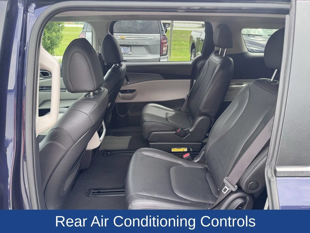 Used 2024 Kia Carnival LX FWD image 13