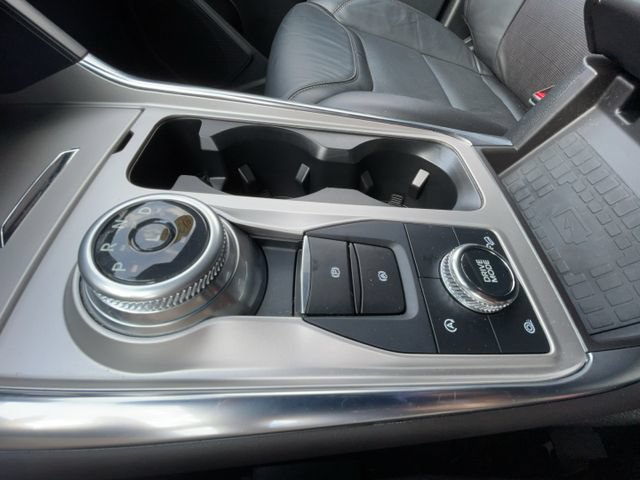Certified 2024 Ford Explorer Platinum w/ Technology Package AWD/4WD image 30