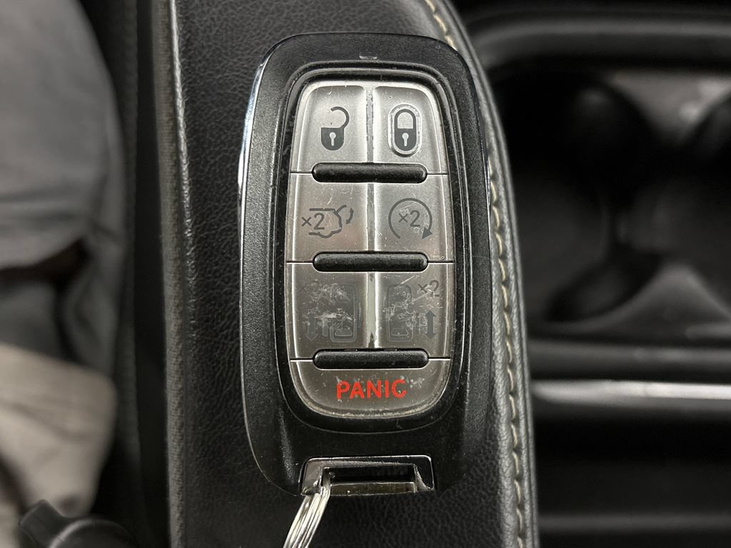 Used 2018 Chrysler Pacifica Touring Plus w/ S Appearance Package FWD image 33