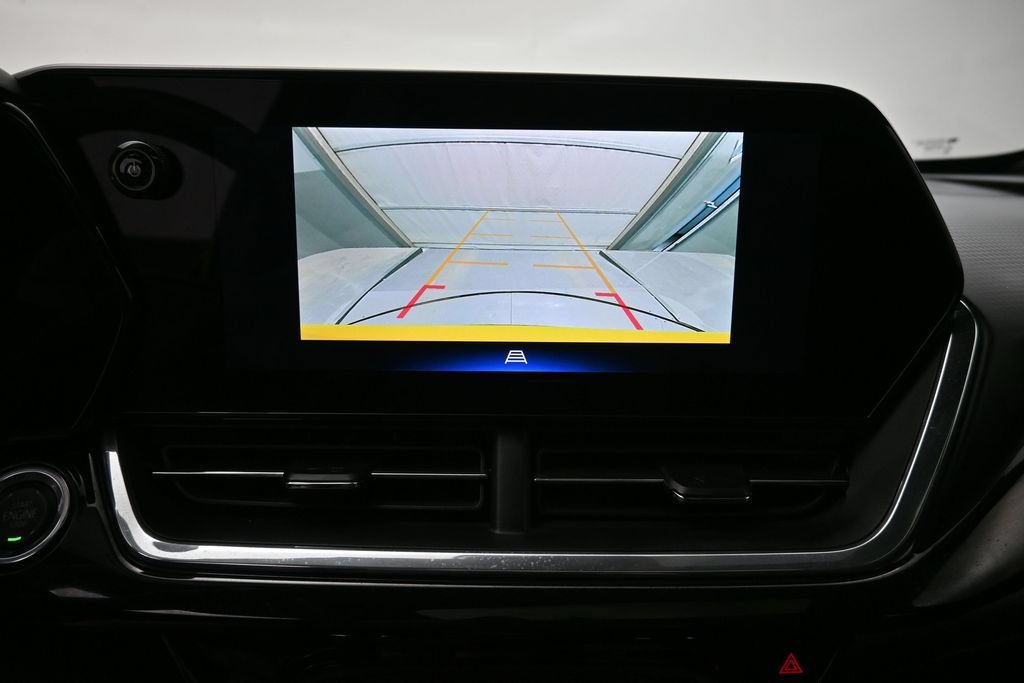 Used 2024 Chevrolet Trax RS w/ Sunroof Package FWD image 9