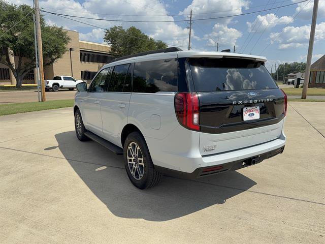 Certified 2025 Ford Expedition Active RWD image 5