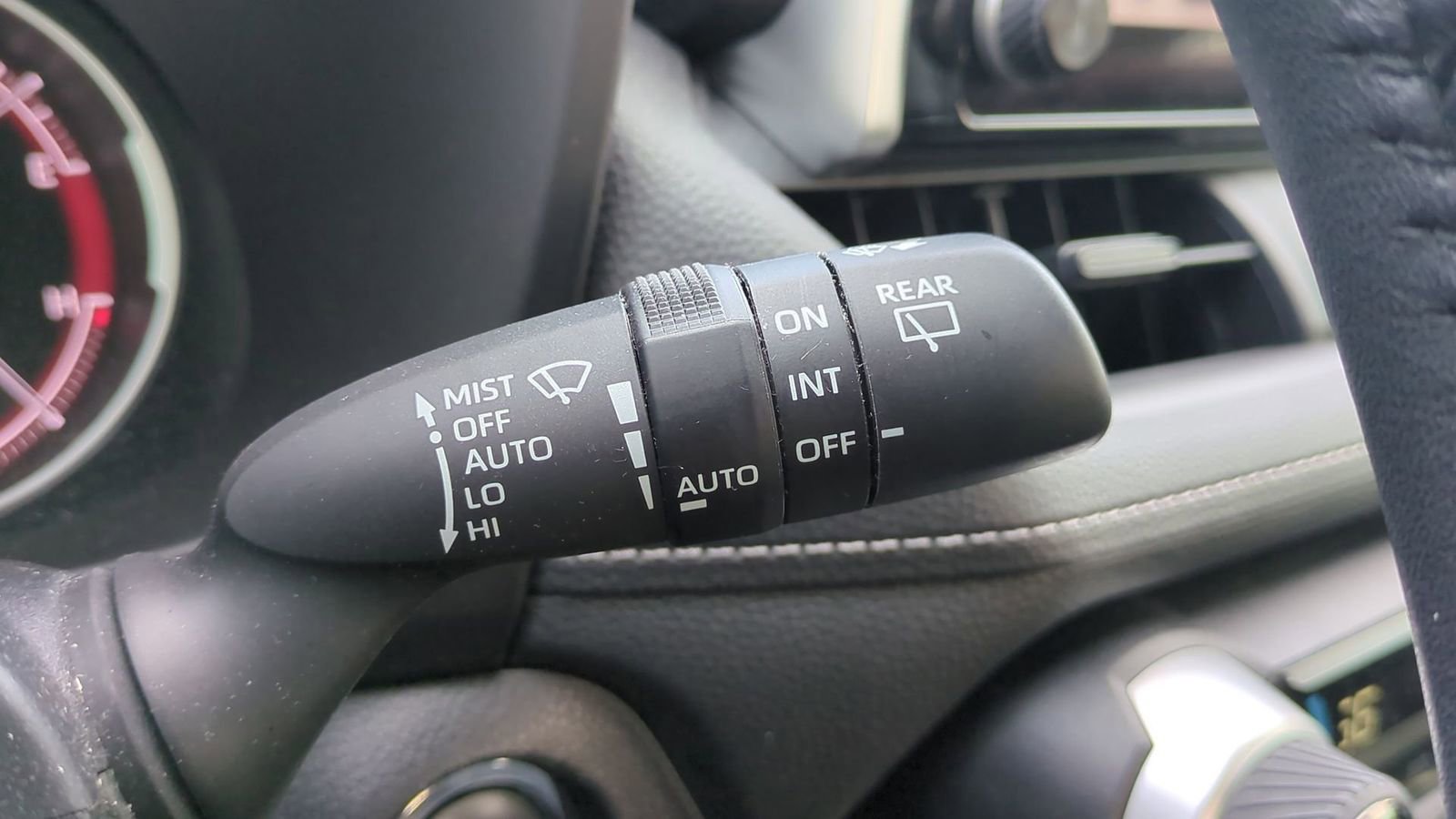 Used 2023 Toyota RAV4 XLE image 27