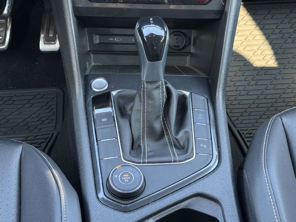 Used 2022 Volkswagen Tiguan SE R-Line AWD/4WD image 8