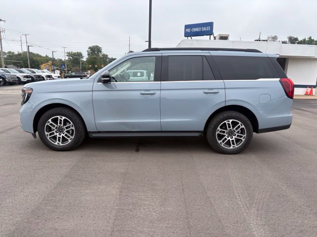 Certified 2025 Ford Expedition Active AWD/4WD image 6