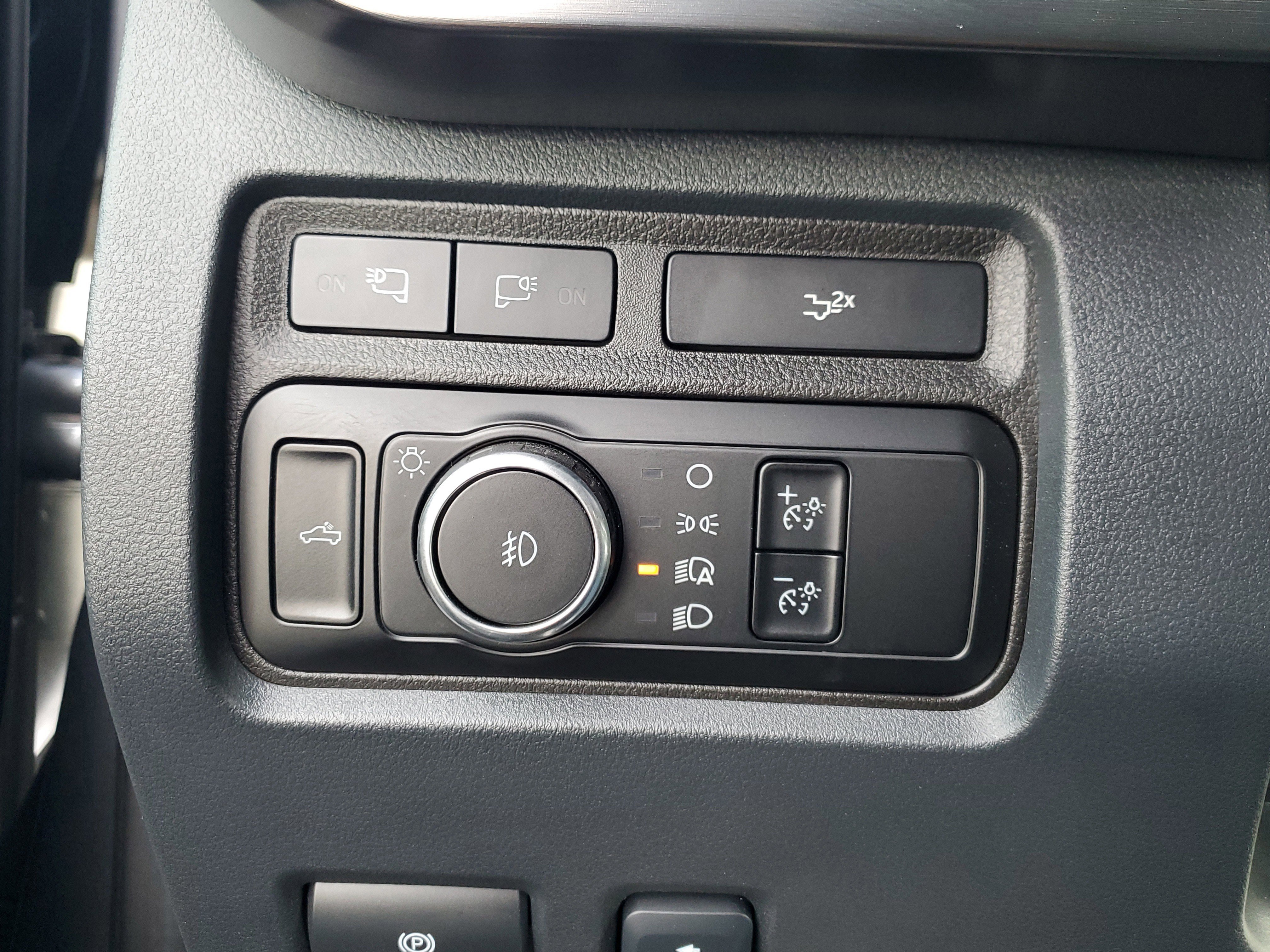 Certified 2024 Ford F250 Lariat w/ Lariat Ultimate Package image 28