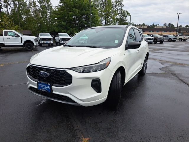 Certified 2024 Ford Escape ST-Line w/ Tech Pack #1 AWD/4WD image 4