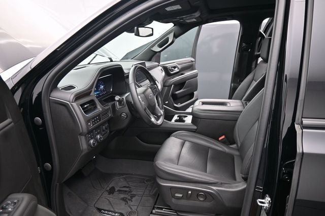 Used 2023 Chevrolet Tahoe Z71 w/ Luxury Package AWD/4WD image 21