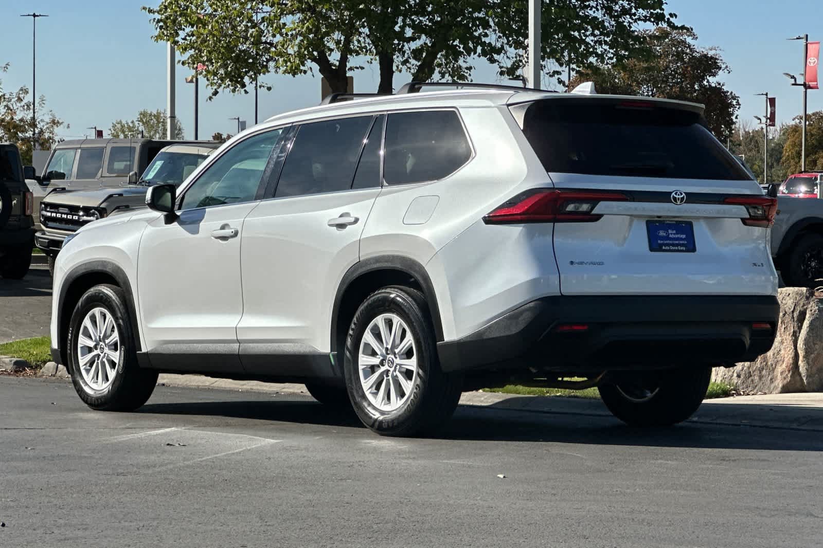 Used 2024 Toyota Grand Highlander AWD Hybrid image 6