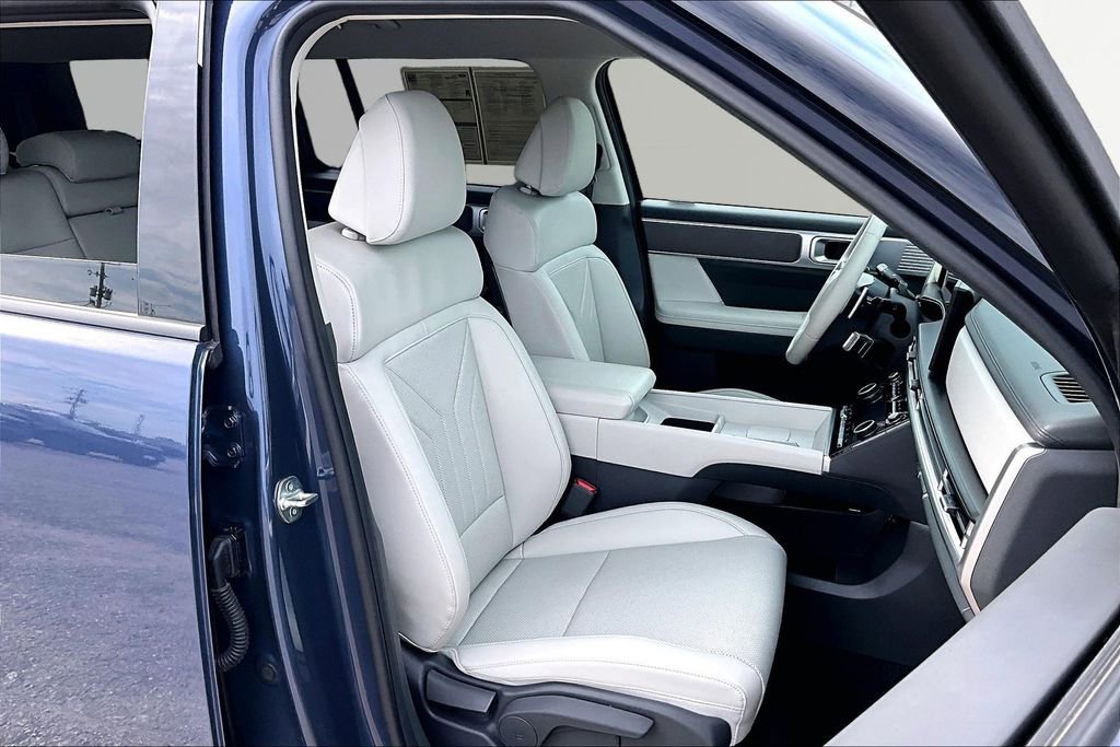 Used 2025 Hyundai Santa Fe SEL AWD/4WD image 7