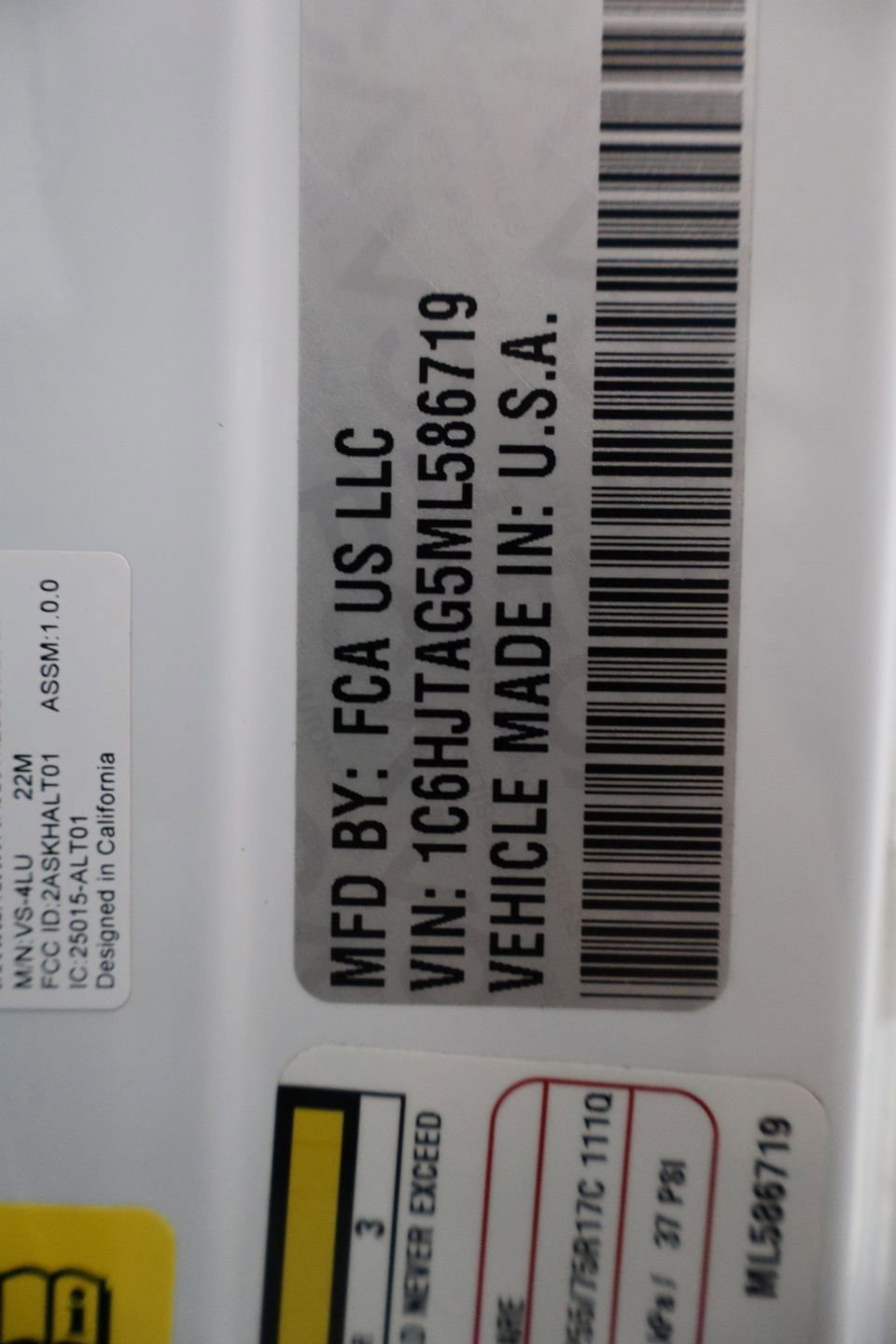 Used 2021 Jeep Gladiator Sport image 16