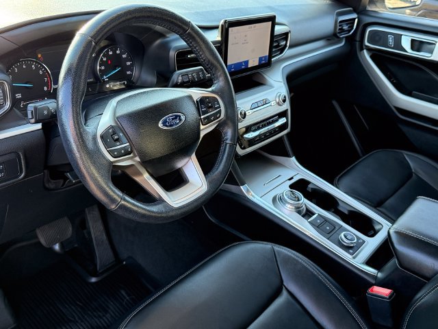 Certified 2022 Ford Explorer XLT w/ Equipment Group 202A AWD/4WD image 19