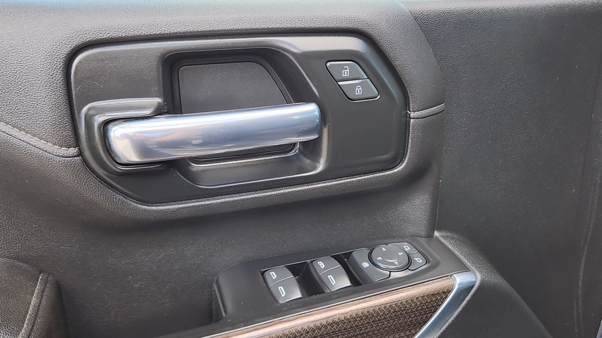 Used 2020 Chevrolet Silverado 2500 LT w/ Convenience Package AWD/4WD image 7