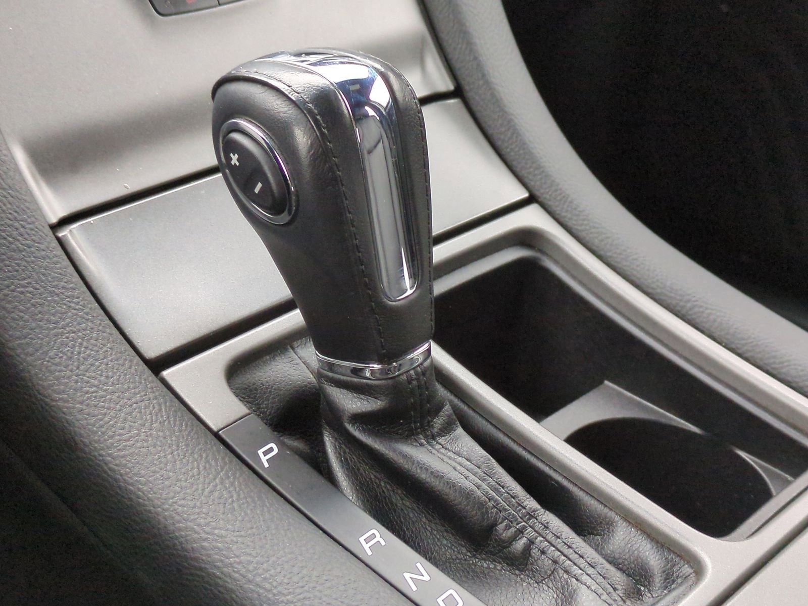 Certified 2018 Ford Taurus SEL image 32