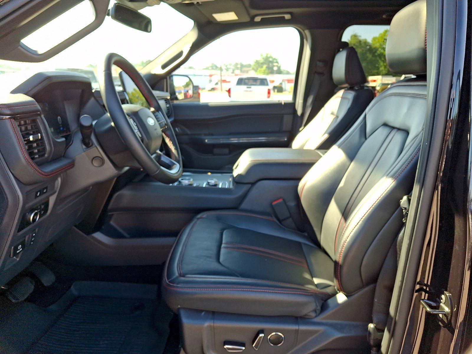 Certified 2024 Ford Expedition Limited AWD/4WD image 12