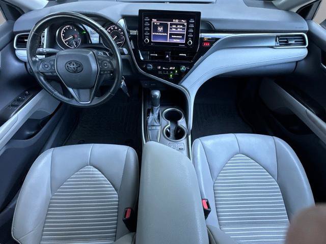 Used 2022 Toyota Camry SE w/ Cold Weather Package FWD image 3