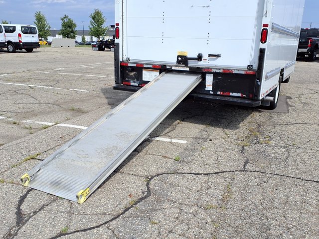 Certified 2022 Ford E-350 and Econoline 350 Super Duty RWD image 26