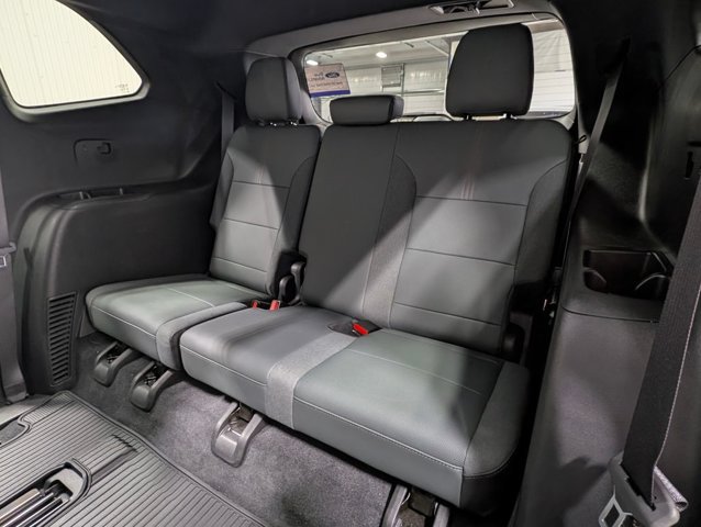 Used 2025 GMC Acadia AT4 AWD/4WD image 16