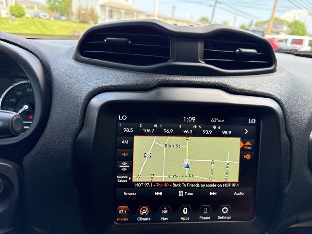 Used 2023 Jeep Renegade Latitude AWD/4WD image 21