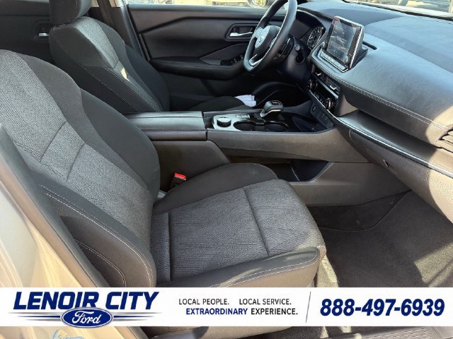 Used 2024 Nissan Rogue SV AWD/4WD image 26